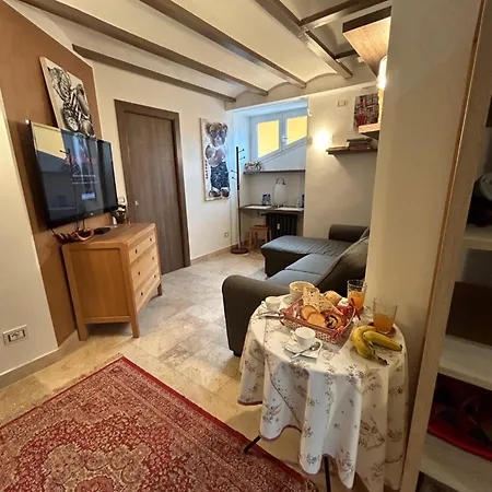 Superbe Entierement Equipee A 1min De La A Pieds. Centre * Menton