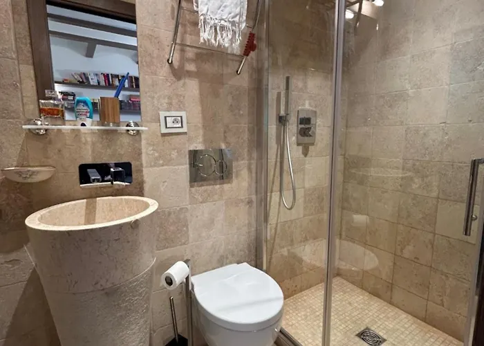 Superbe Entierement Equipee A 1min De La A Pieds. Centre Apartment Menton