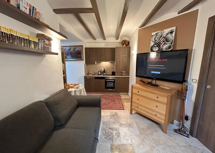 Apartment Superbe Entierement Equipee A 1min De La A Pieds. Centre